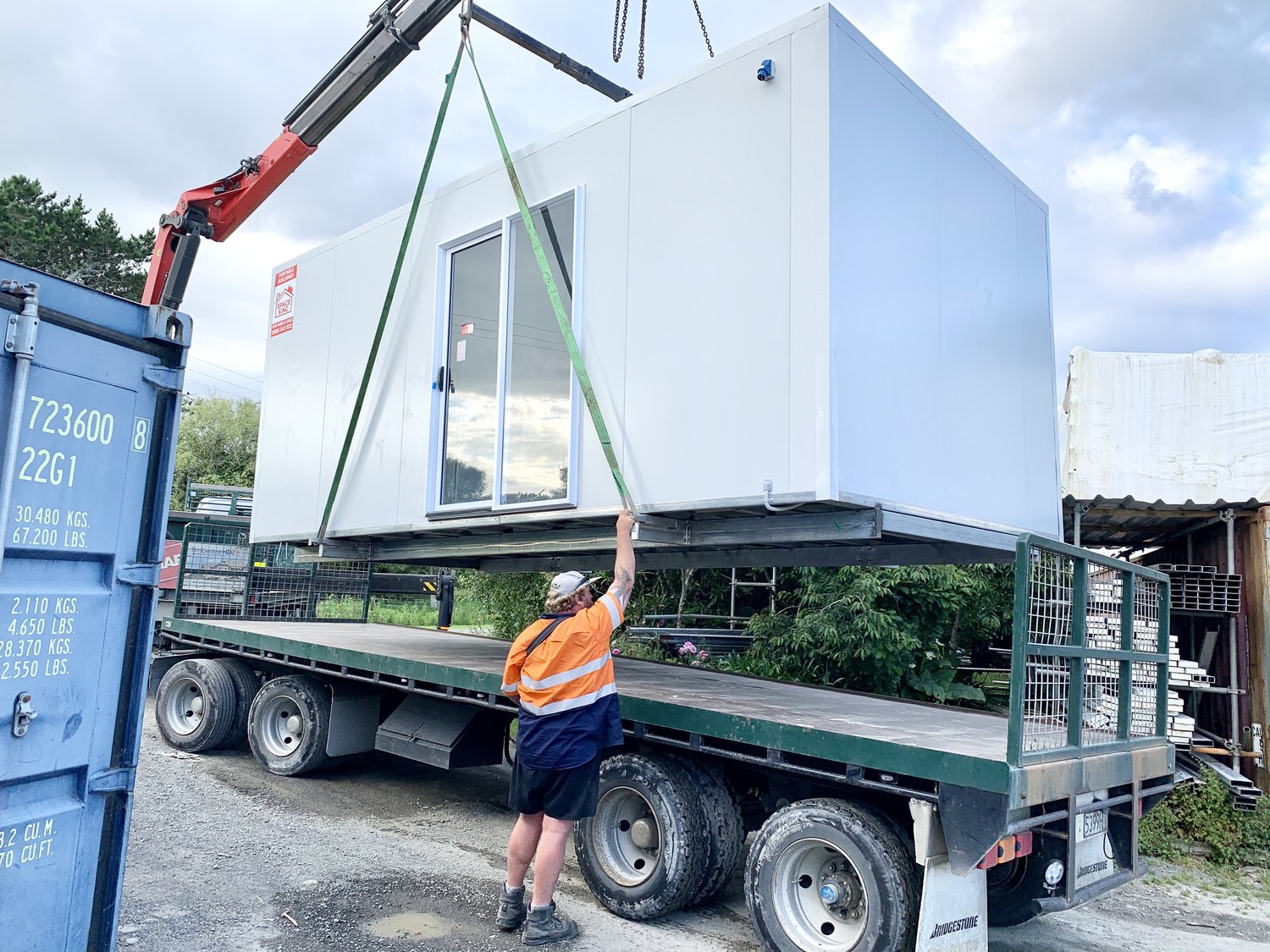 Our friends at Neville Brothers came tonight to pick up a couple of our self contained 6x3 buildings we have just completed to deliver to our customers in Matamata!