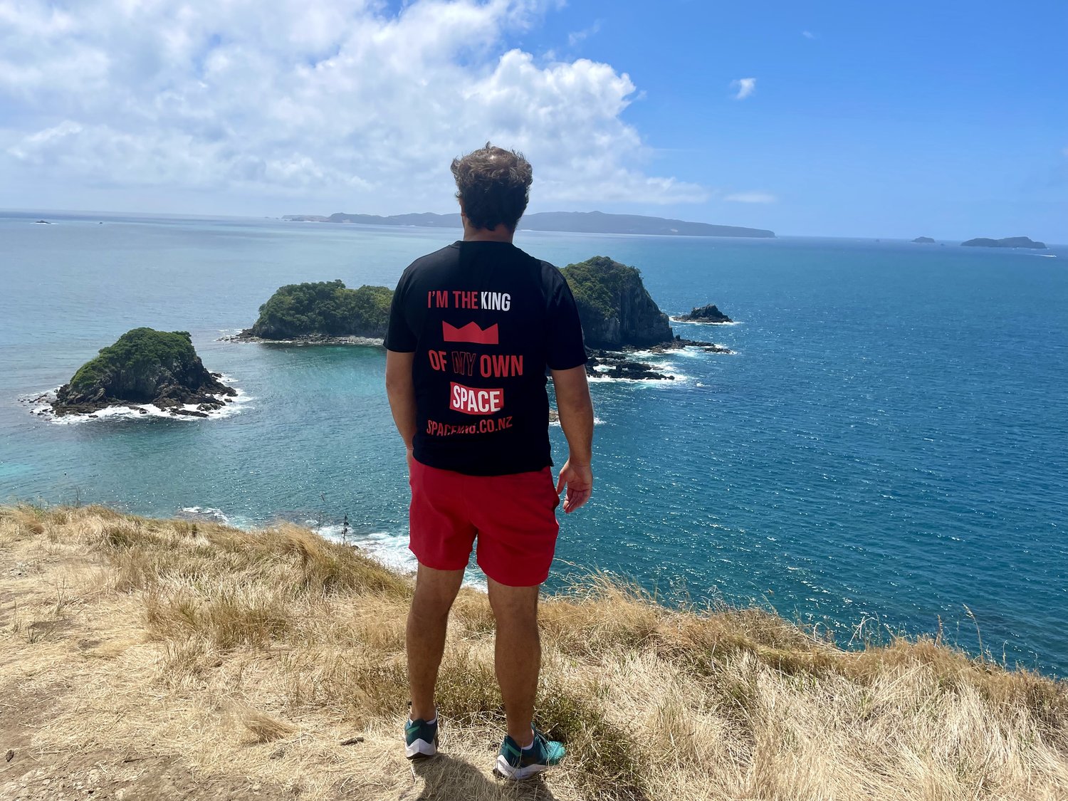 I’M THE KING OF MY OWN SPACE!