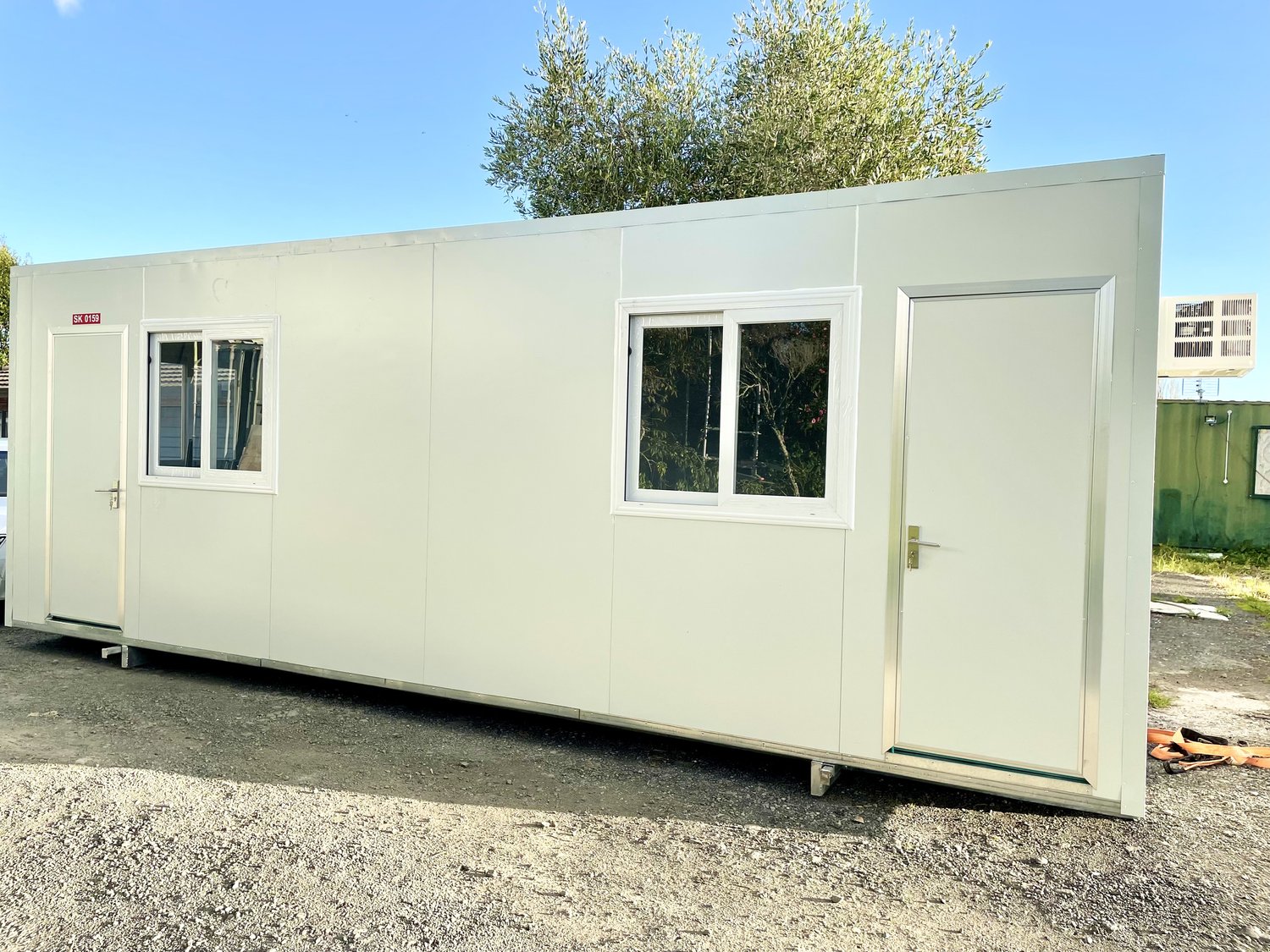 Commercial 7"3 portable building